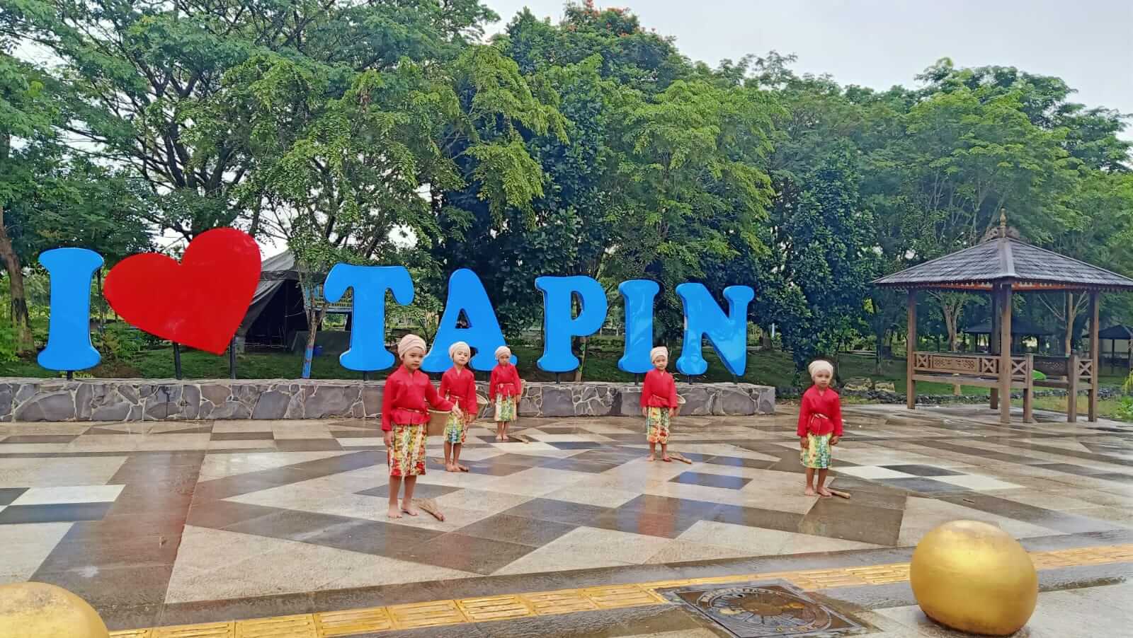 Tarian Tapin Bastari