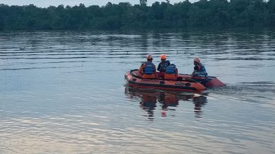 Perahu Terbalik, Icah Dilaporkan Tenggelam di Sungai Kapuas