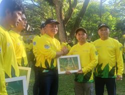 Peringati Hari Lingkungan Hidup, Bupati Tapin Tanam Pohon Buah Endemik di Kawasan Pasar Raya Keraton Lama